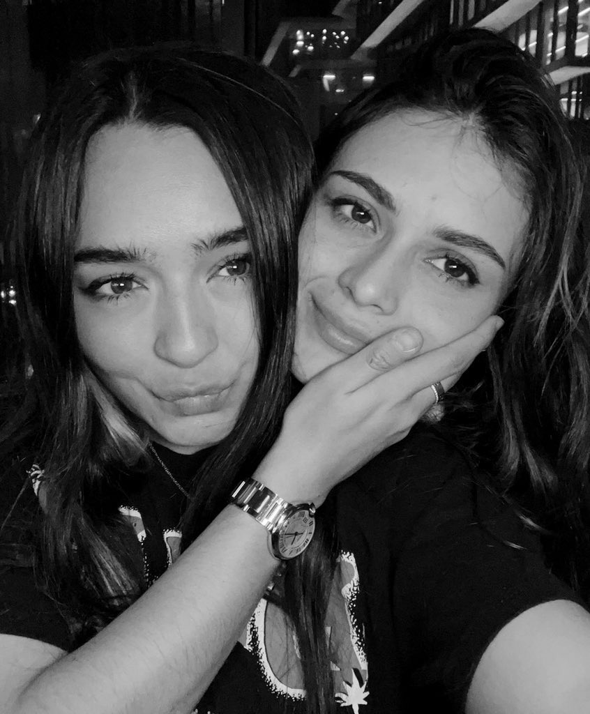 galleta_cache's tweet image. Holii pueden dar RT y comentar con la frase 3 veces? gracias &amp;lt;3

SPOTIFY QUIERO BILATERAL T2