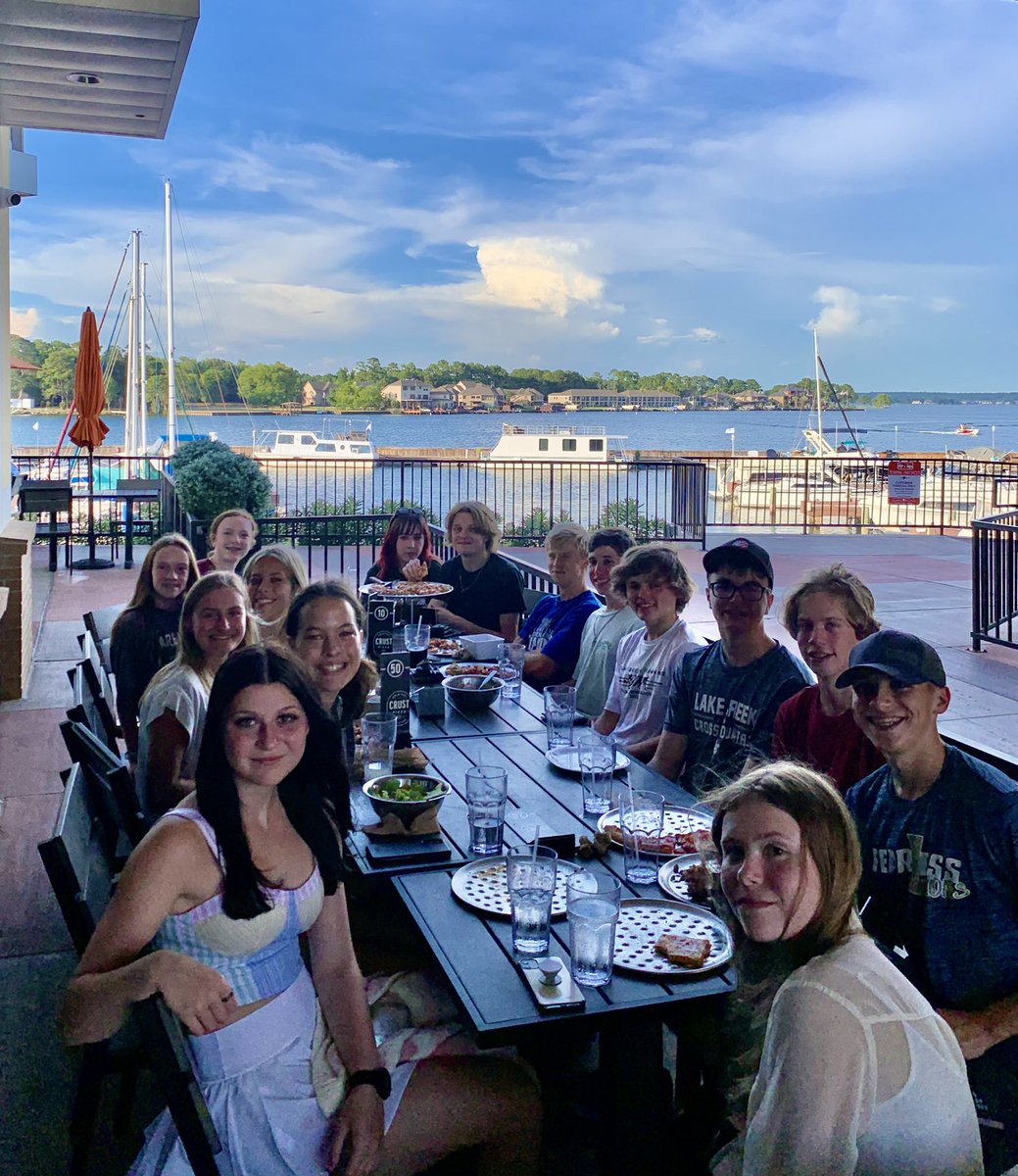 LakeCreek_XC's tweet photo. Thank you to Crust Pizza-Lake Conroe for hosting our LCXC Spirit Night! 
Fueling up for some mileage tomorrow morning!!! 🍽🍕🦁 https://t.co/mYUt6bnIIB