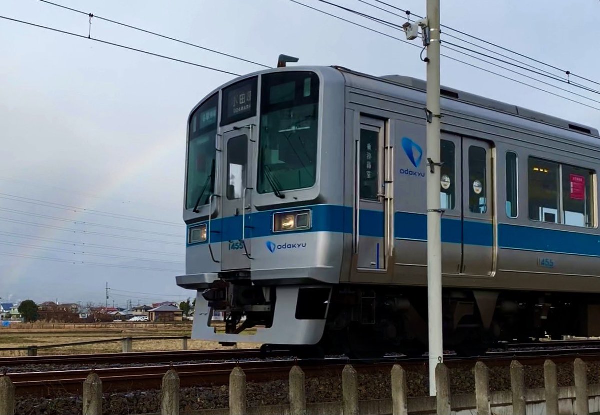 G9iygnS's tweet photo. 【雨上りの微かな薄い虹】
2019年1月8日撮影
雨が降ったり晴れたりの繰り返しで虹が出ましたが未更新の時は微かな虹でした。
#1000形未更新
#1255F
#未更新の風景
#虹 https://t.co/KtZyhvyJF5