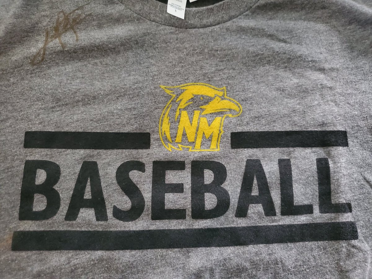 I love visits from former students! Thank you for stopping by and delivering my signed gift! I'm so proud of you <a href="/Jesus_Tovar8/">Jesus Tovar</a>. Can't wait to see what you accomplish this season. <a href="/ramsbaseball12/">MONTWOOD RAMS BASEBALL⚾️🏈Coach Romo</a> #ilovemystudents 

Ty 4 stopping by Gia! Can't wait 2 see u in ur own class. 🤓📚🍎