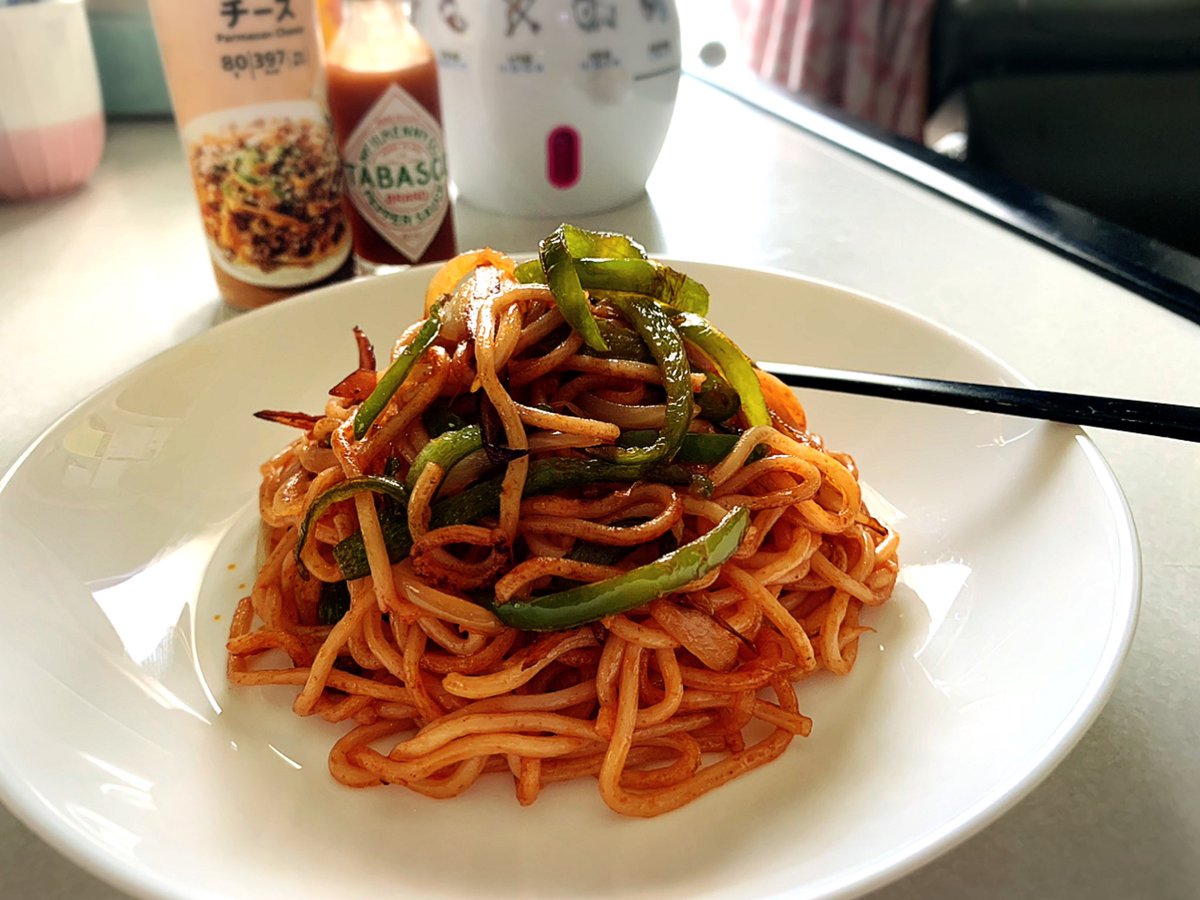 Nya_LLP's tweet photo. 朝ナポリタン

今朝は、五木食品さんのナポリ風スパゲティ、別名「くまモンナポリタン」��👍

チルド系ナポリタンは、コレが1番好き🥰

#自宅めし #朝ごはん #朝ナポリタン #ナポリタン #ナポリタン部 #五木食品 #五木食品のナポリタン #ナポリ風スパゲティ #くまモン https://t.co/BV7cNgmYUh