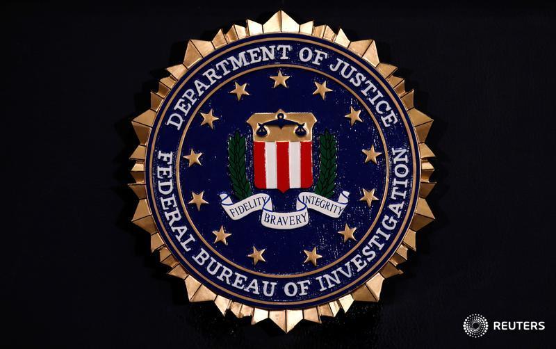 Explainer: Trump says FBI is raiding his Florida estate. What legal woes does he face? <a href="/cohenluc/">Luc Cohen</a> reut.rs/3JH4BCx