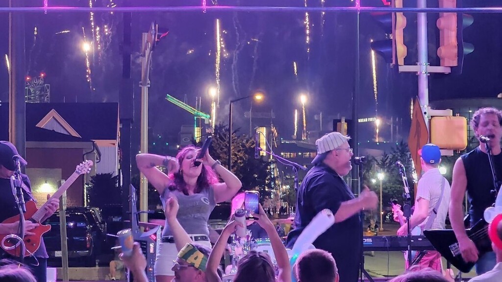 Had a great triple-header weekend with <a href="/Almost/">ted marlow</a> Normal at Stadium View in GB on FRI, then a hot one with The Polar Project at Schoolhouse Bar in Mountain on SAT, and I wrapped it up with a Sunday-Funday with BoomBoxx in Sherwood (luckily the rain stayed a… instagr.am/p/ChBJF-Fs7i7/