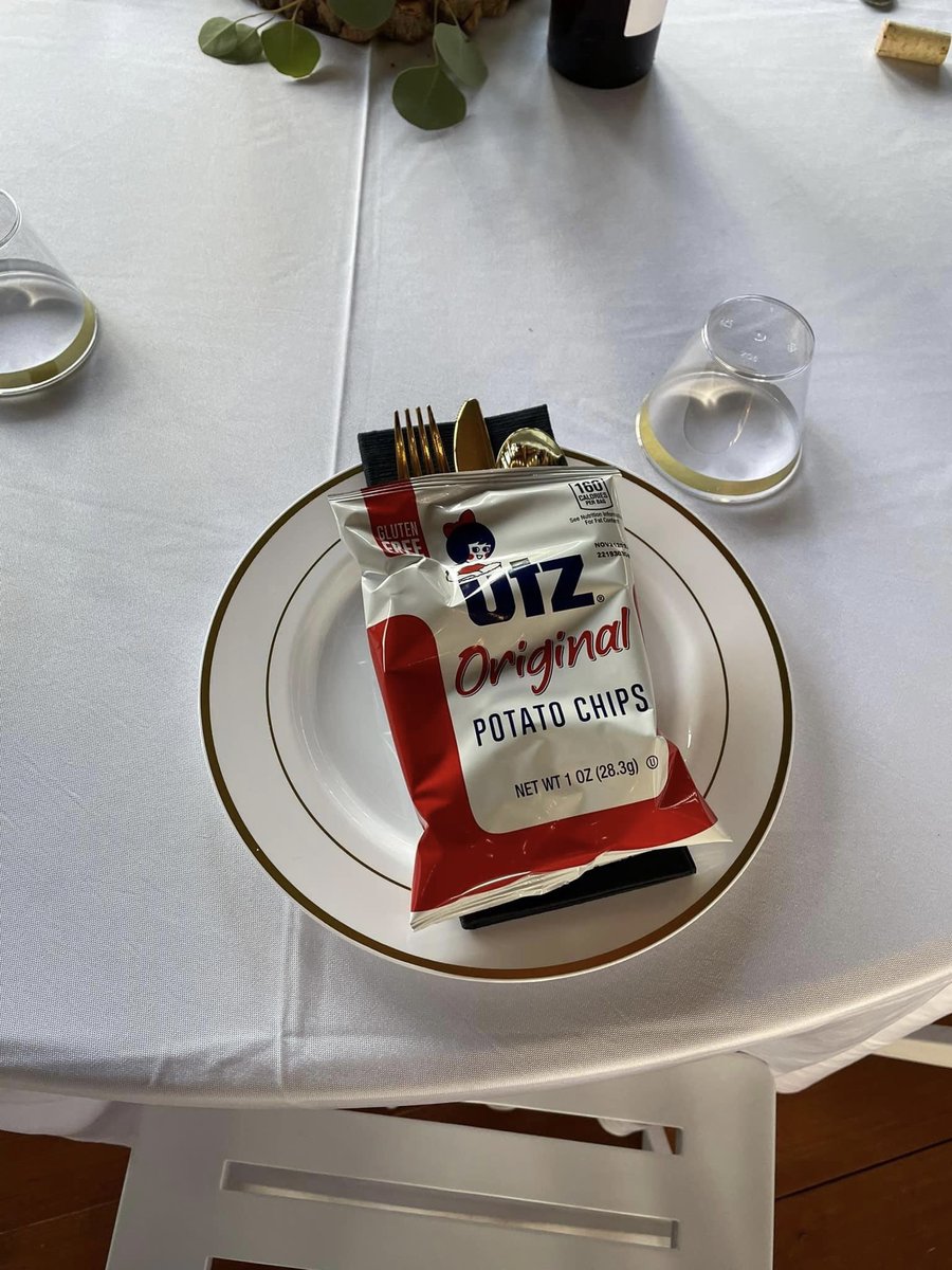 UtzJamie's tweet photo. Utz wedding! #utzsnacks #jmux2 #utzchips #utzhanover https://t.co/6vArsFsEPc