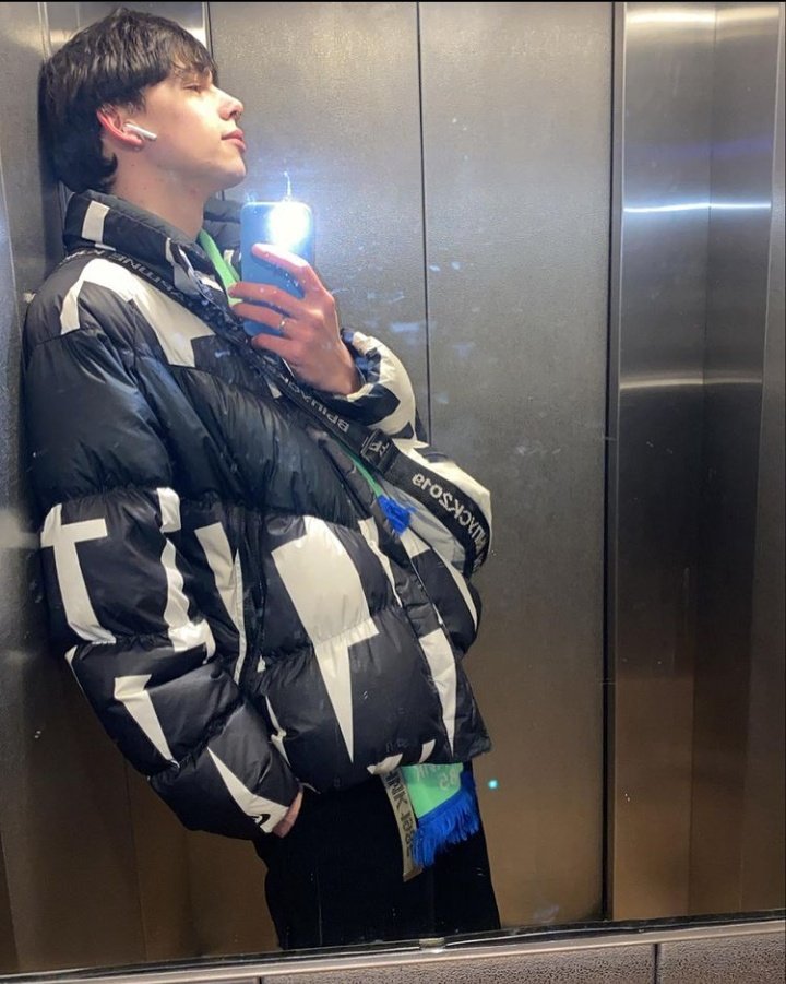 ㅤ
ㅤ                 “touch my neck and  
ㅤ                 ㅤ  I'll touch yours.”
ㅤ