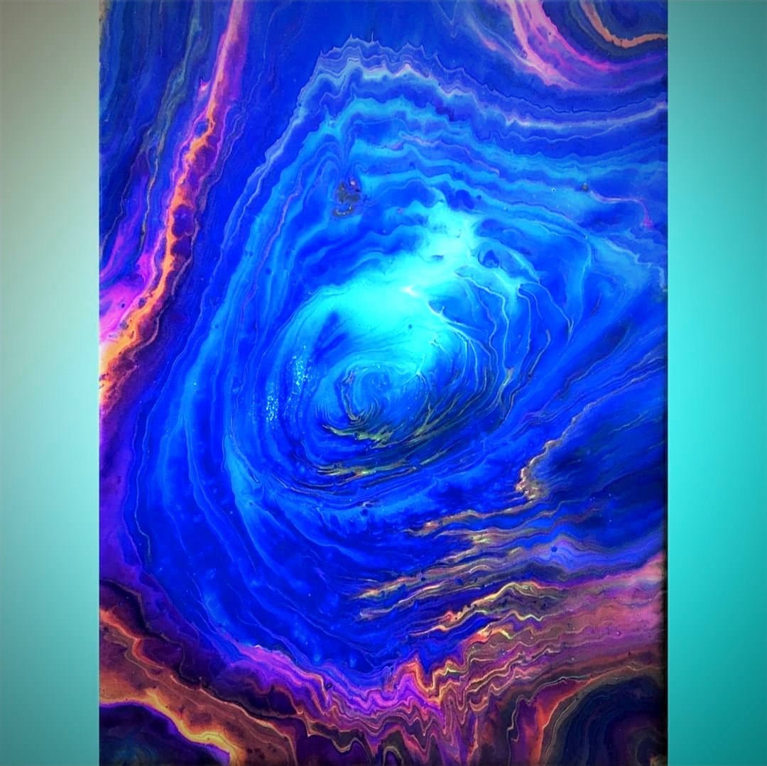 MattewGDL's tweet photo. Pintar en calzones, llevar los tonos azul al máximo, jugar con formas orgánicas y pasar el fin de semana en casa, con musiquita, comiendo sólo uvas y mangos, sin mayor preocupación, debe de ser como estar en el paraíso.
Pero está semana llega la realidad y toca pagar tarjetas😅 https://t.co/0P2b7GU5FR