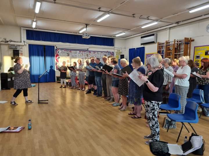 Our programme includes Dynamic  Voices, our adult community choir. Improve your day, develop your confidence and make new friends. Great performances too. You wont regret it! Sign up:  enquiry@scchoirs.org.uk 
<a href="/SuttonCMag/">Sutton Coldfield Mag</a>
<a href="/royaltownofsutt/">royalsuttoncoldfield</a> #suttoncoldfield <a href="/SuttonLibrary/">Sutton Coldfield Library</a>