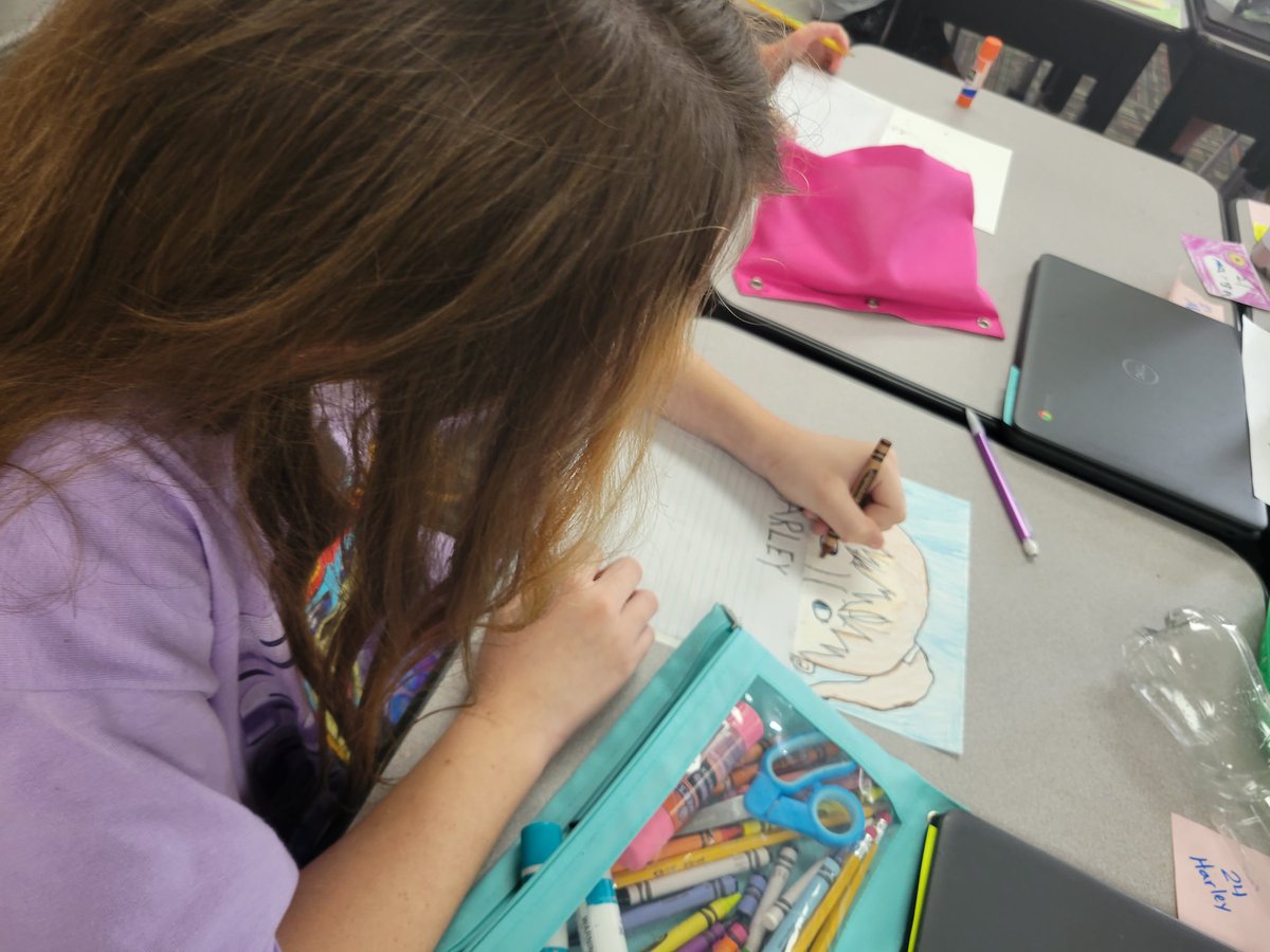 marleighraye's tweet photo. A little back-2-school writing &amp; drawing for these 4th graders! Starting off strong with goals &amp; strengthening writing skills! #burris4ths #writing #iamwashington @WashCommSchools https://t.co/eERIDXhTeB