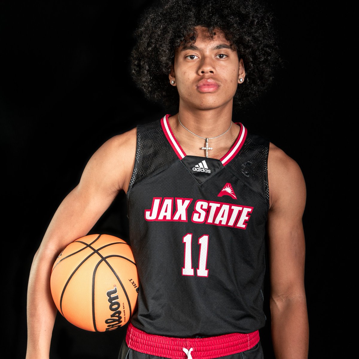 True freshman Travis Roberts is a 6-6 guard from Waldorf, Md. He prepped at Bishop Walsh School, and helps strengthen a Gamecock backcourt that has been revamped for this season. 🐔✅