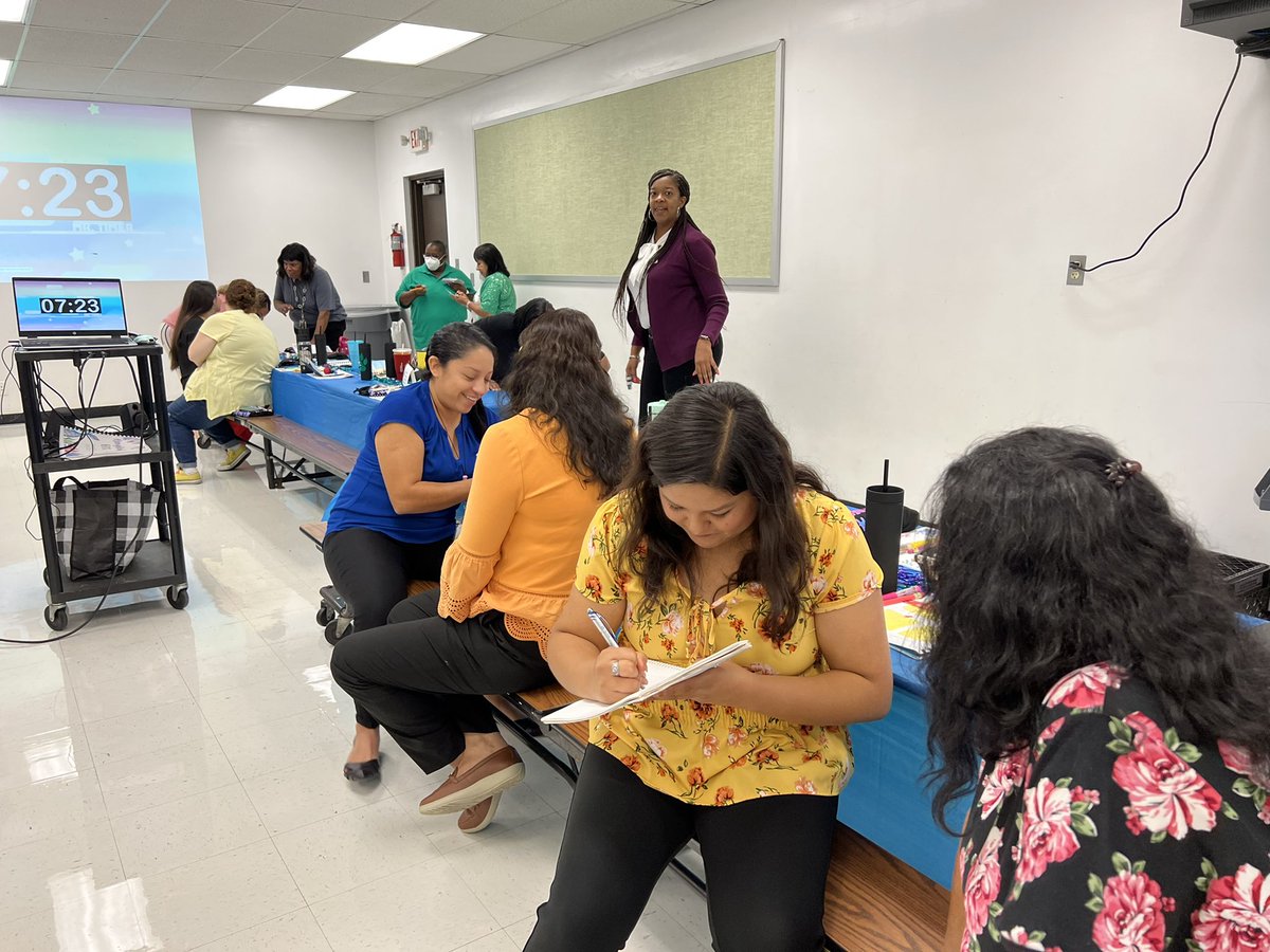 The welcome back for all staff at the <a href="/Hempstead_ECC/">Hempstead Early Childhood Center</a> was awesome, so glad that I get to be a part of it! <a href="/herbertoneiljr/">Herbert O'Neil, Jr.</a> <a href="/kmdavis1422/">Keri Houston</a>  #heigherheights #hempsteadisd #GrandesAlturas