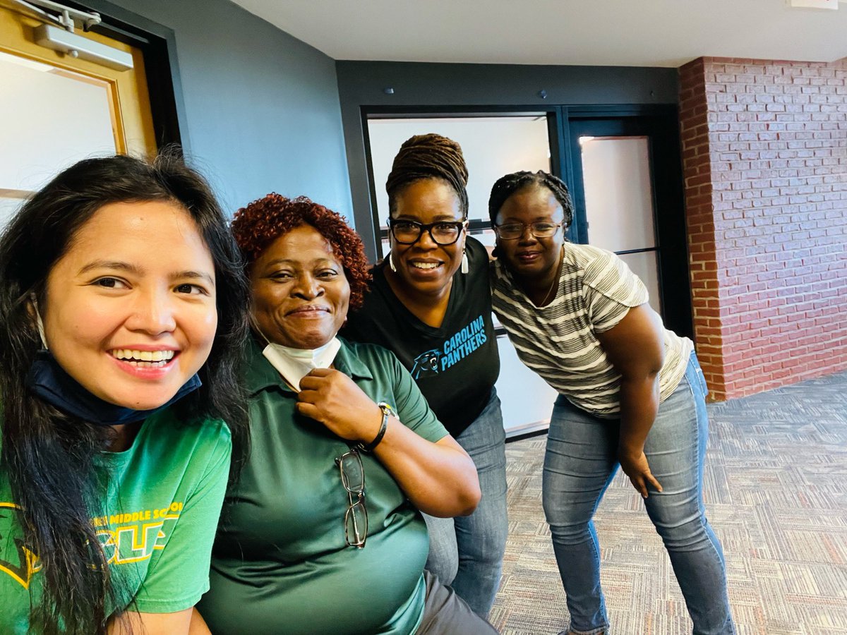 RojaGuiaAngeles's tweet photo. Meet the science teachers of @heyward_gibbes https://t.co/Jgl55uPuK6