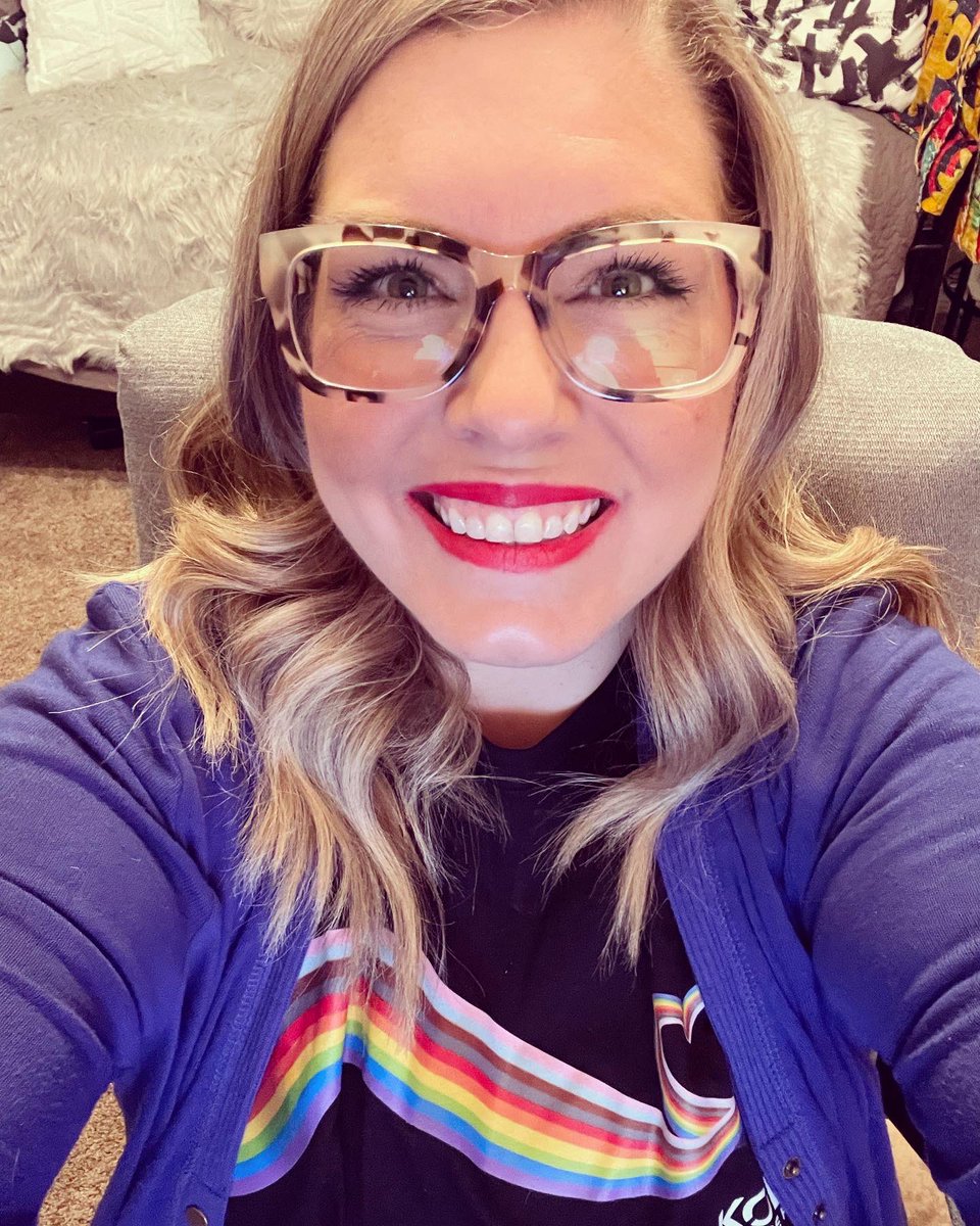 KatieShow13's tweet photo. 🎉Day 1 - Let’s go!!🎉 #firstdayfeels #alltheinformation #soexcited #workfromhome @Kobie_Marketing https://t.co/7Ask4e7oLP
