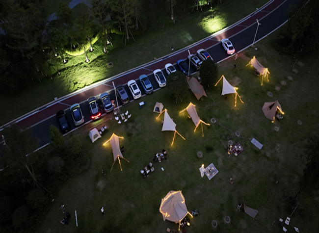 iChongqing_CIMC's tweet photo. The 2022 iVISTA Intelligent Collected Vehicle Camping Festival &amp; "Era of Intelligence Vehicles" Cross-industry Forum was held in the Mingyue Lake integrated innovation center in the Liangjiang New Area of Chongqing. #AI #Intelligentvehicle #iVista https://t.co/gfVOEdLLvY https://t.co/nm9oSQmMrV