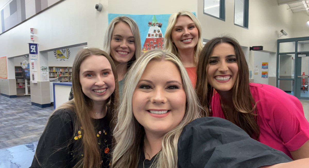MrsSand0val's tweet photo. Meet the teacher ✅ up next 1st day of school! I can’t wait! 🤩#FISDmadetoshine #Rogersfrisco2022 https://t.co/9raCoz1I48