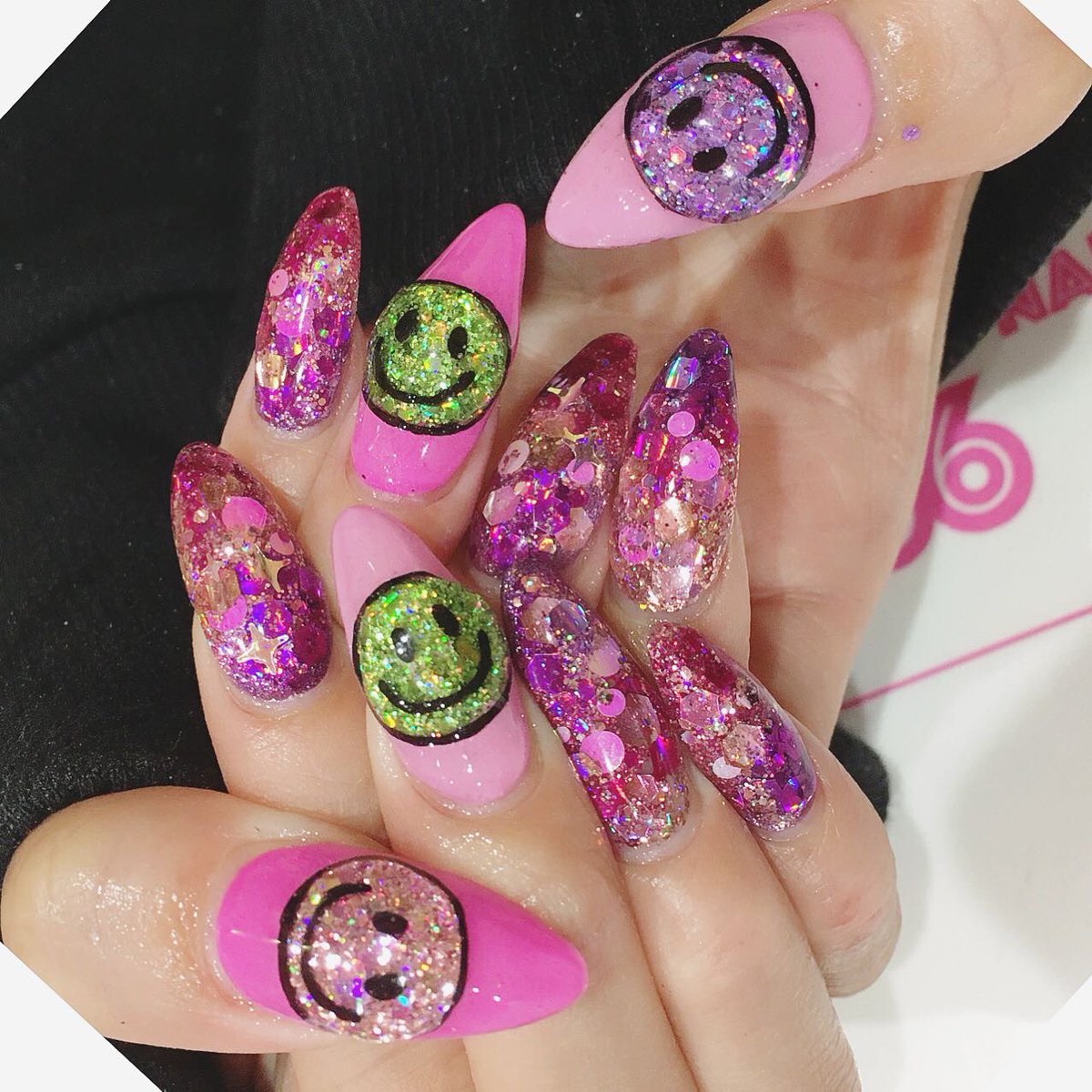 お久しぶりですが最近のネイルが可愛すぎるからとりあえず見てほしい🍎🥹🤍