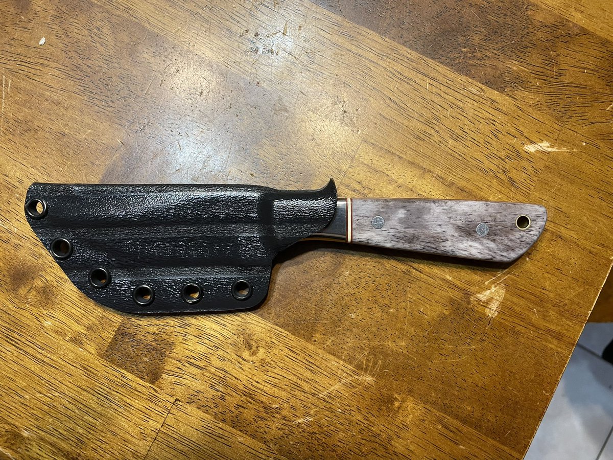 lxaviercabrera's tweet photo. I started messing around with kydex this weekend and made a sheath. It’s the 1st one and I definitely learned a lot. Let’s see how the next one goes. Have a great week everyone. https://t.co/3ZA3y4syHF