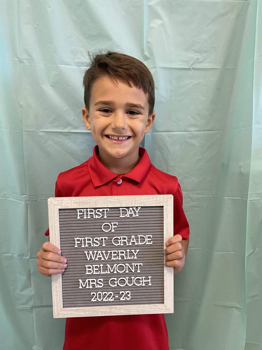 WBESBulldogs's tweet photo. Mrs. Gough's class is ready for the 2022-2023 school year! @WaverlybelPTO @shumate_robin @MsCodiCummings @MetroSchools #WBgrowsme https://t.co/t22IsuGC05