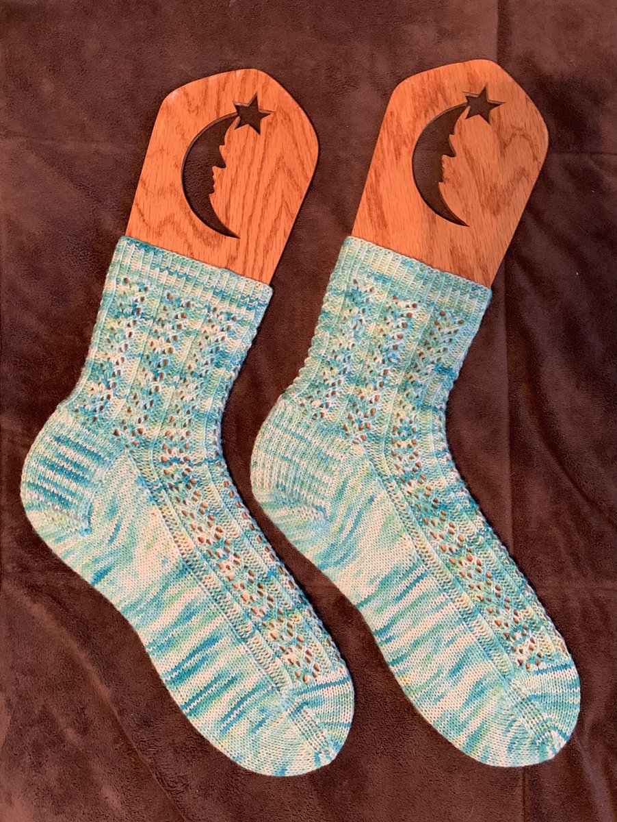 momengineerarmy's tweet image. I want to get sock knitting done so I can move onto a certain hat sprouting cat ears. 😉 Pattern is called #Hedera by the lovely #CookieA Yarn is @hawaribazaar Crescent fingering in Lights inspired by @BTS_twt ‘s Japanese song.