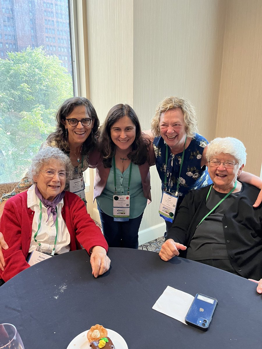 Five APS presidents reminiscing about past meetings and looking forward to future Plant Health meetings .  Doesn’t get better than that! #PlantHealth2022