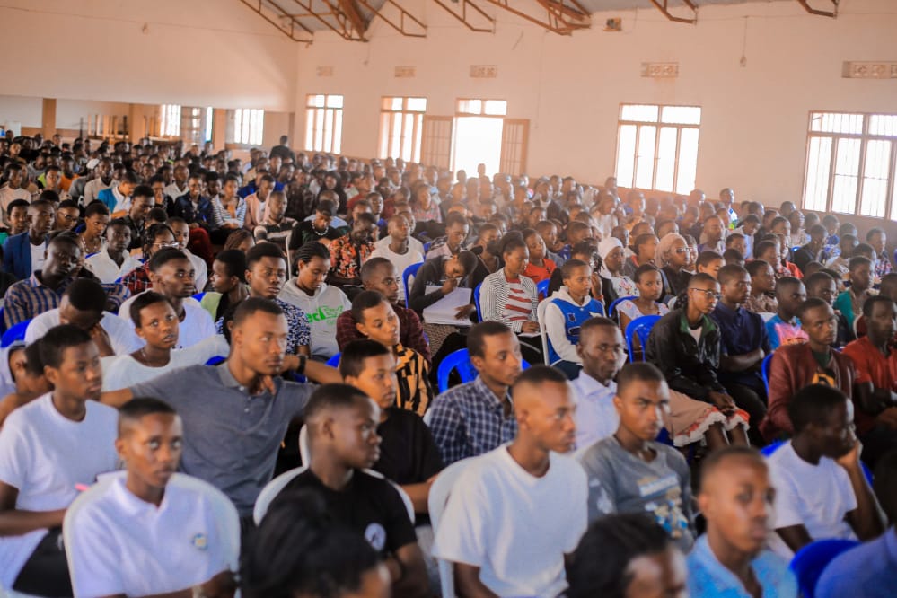 Nkotanyi Peter (@nkotanyipeter) on Twitter photo Yesterday @imyouthimpactm1 hosted HE.Amb of Israel in Rwanda <a href="/AmbRonAdam/">Dr. Ron Adam</a> who shared with the Rwandan Youth possibilities of growth even in absence of enough resources using an example of Israel that developed due to innovation and hard work. #TransformTheYouthSocietyTransformed. Yesterday @imyouthimpactm1 hosted HE.Amb of Israel in Rwanda <a href="/AmbRonAdam/">Dr. Ron Adam</a> who shared with the Rwandan Youth possibilities of growth even in absence of enough resources using an example of Israel that developed due to innovation and hard work. #TransformTheYouthSocietyTransformed.