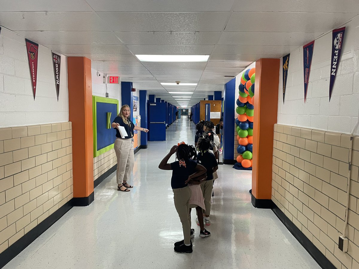 DrCMcGuire's tweet photo. Way to start the school year! First Day Back! #KIPPsters #teamandfamily #AFutureWithoutLimits #backtobasics @KippMemAcad @KIPPMemphis https://t.co/yuZaZlrdlW