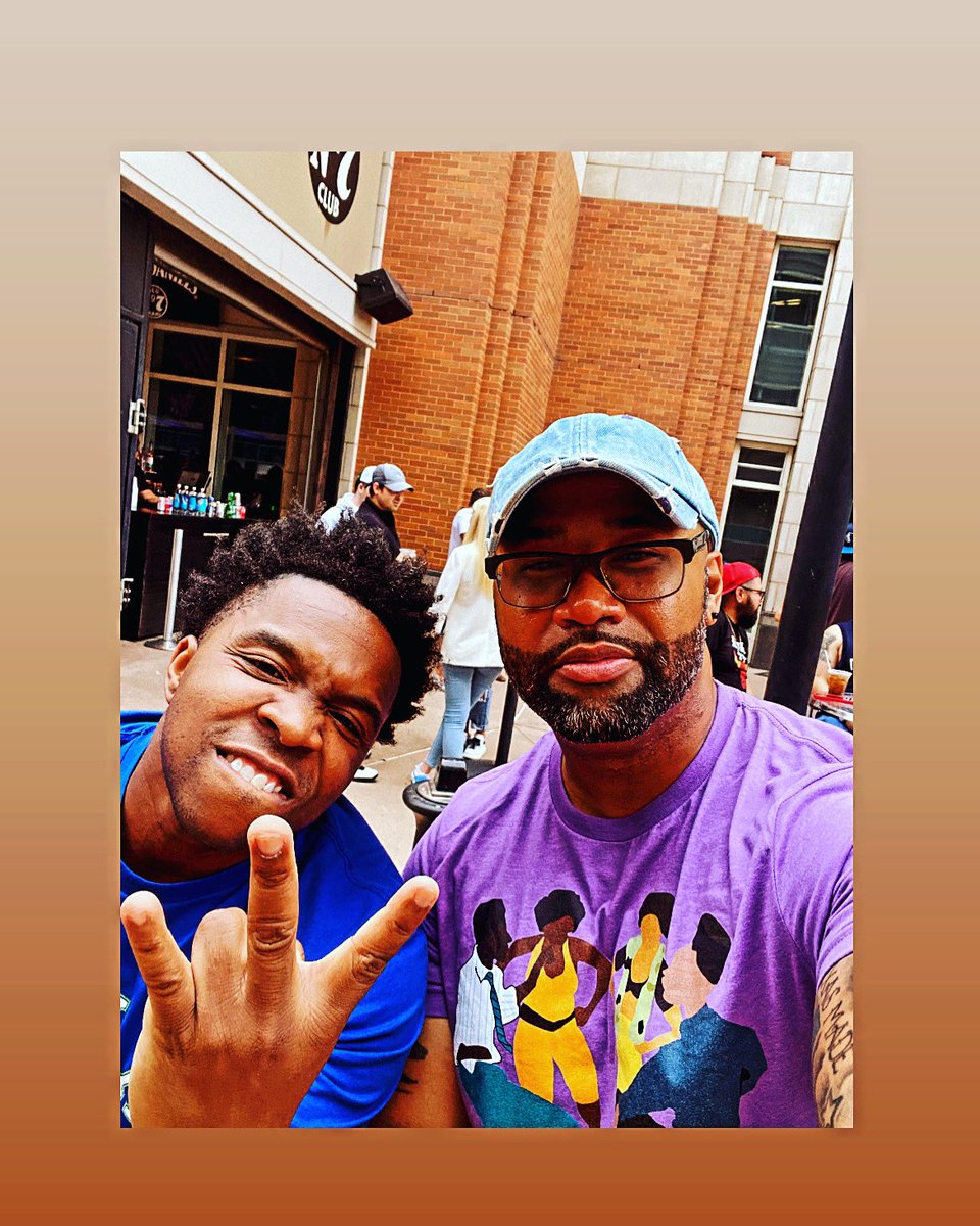 canyousayCHRIS's tweet photo. Happy Birthday to my fellow @UHouston Cougar!!! More life AG!!! #HoustonCougars #Dallas #UofScrewston #3rdWardCoogs #GoCoogs https://t.co/qaTuKJEfm2