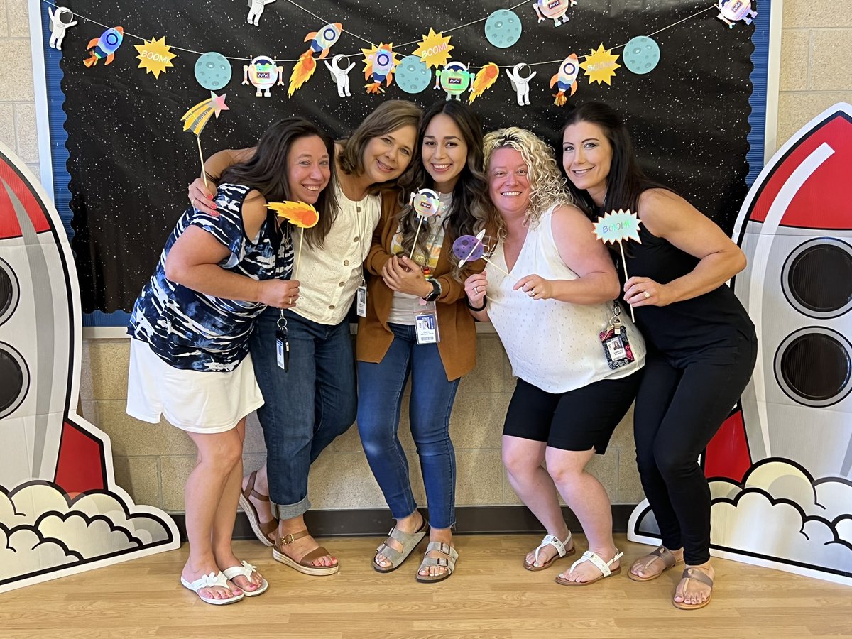 TWE ESL is ready to blast off a great new school year! <a href="/TWEHowl/">Tom Wilson Elementary</a> #twehowl #katyool