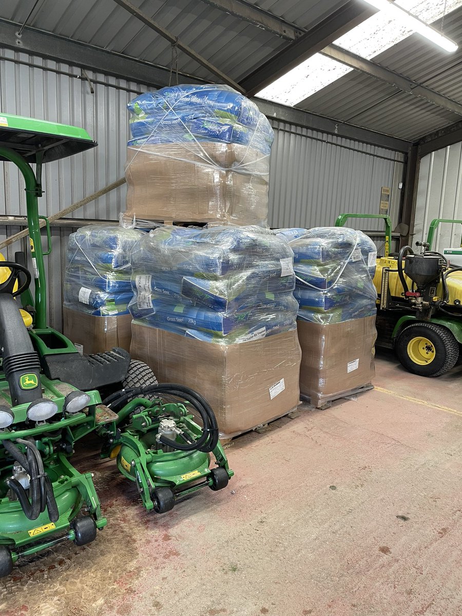 westlancsgreens's tweet photo. Thanks to @daweir78 @OriginAmenity for the delivery of seed. A few bags to get into the ground over the next few weeks! #seedingtime #fescue #linksgolf https://t.co/PJbMSSffuT