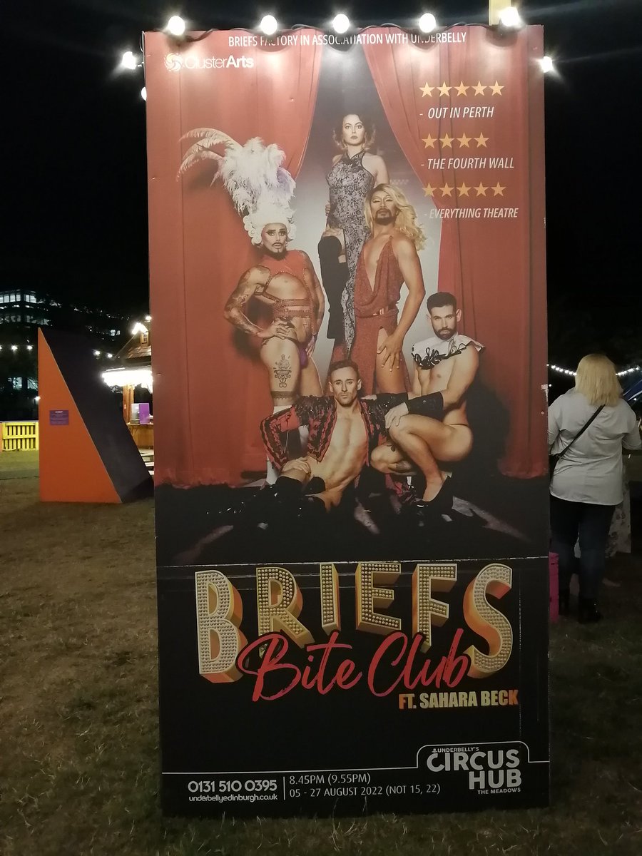 agao00o's tweet photo. #Briefs #BiteClub
All dancers, performers and a singer all very skilled. Amazing and so cute. I'm so fascinated every moment and no time to blink.
#underbelly #circushub #edfringe #edinburgh
 @followthecow 
@edfringe @briefsfactory https://t.co/sNxQSCvoFj