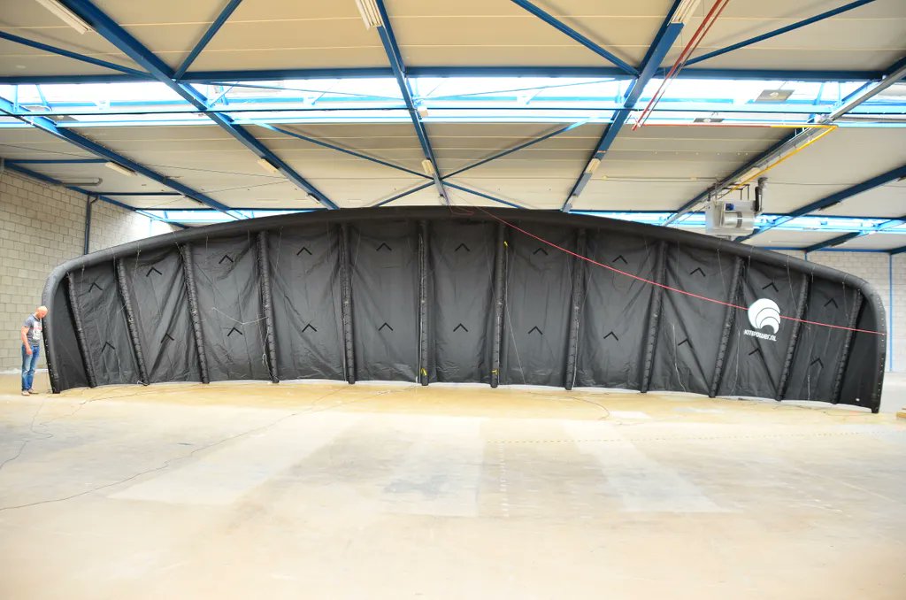 KitepowerBV's tweet image. Our R&D team is constantly pushing the envelope and redefining what is possible. #Bigger #kites #produce more #energy so we can bring #electricity to more homes. thekitepower.com/crowdfunding-k…