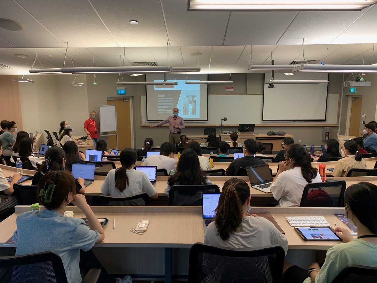 tliap_nus's tweet image. Face-to-face class has resumed!

Yesterday was the 1st day of the MSc LI5101 module conducted in-person after TWO years of online teaching.
#nus #tliap #MScSCM