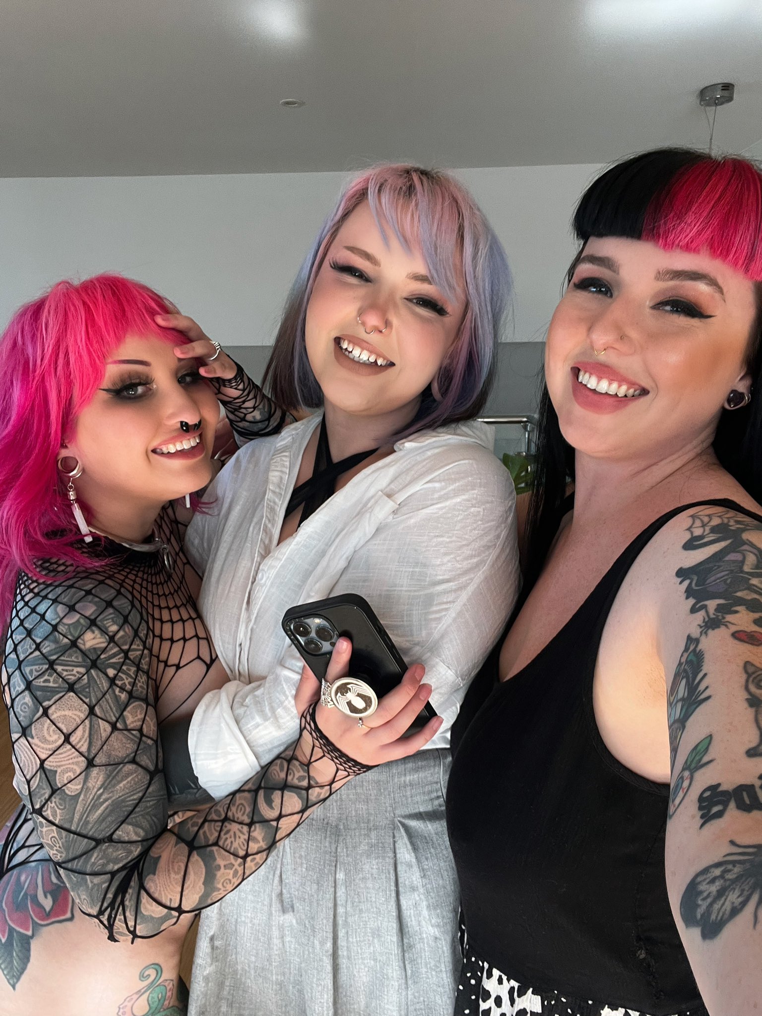 Blossy Blue on Twitter: "Had so much fun shooting with @AvaArachnie and