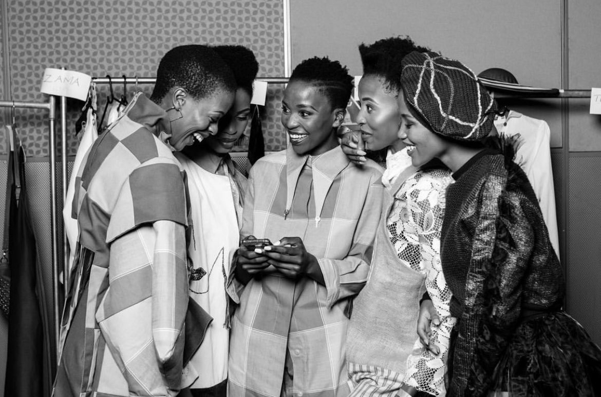 Dbnfashion_fair's tweet photo. Happy national #WomensDay 🧡

We're celebrating all the super women each one unique, each one special 😍 

We can wait to have you all at the 2022 Durban Fashion Fair. Remember the dates: 21 - 24 September, @durbanicc 

#SupportLocal #DurbanHasMore #DFF2022 https://t.co/vZiocihZJy