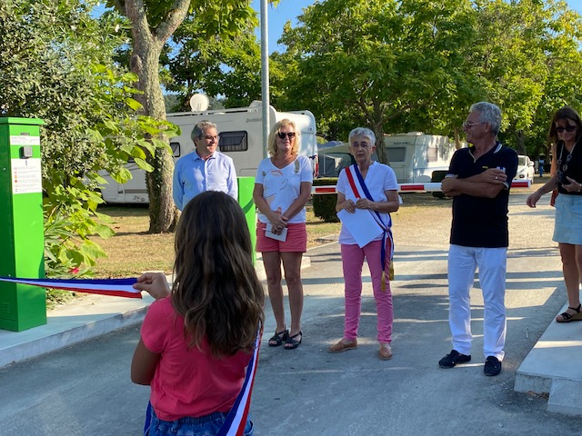 campingcarpark's tweet photo. #Evenement 

Retour en images sur l'inauguration du Camping de mon Village de Grenade sur l'Adour ! Un beau moment convivial et festif sous le soleil des Landes ⛱️

#nouveauté #tourisme #réseau #inauguration #remisedecheque https://t.co/QbMnStm0bI