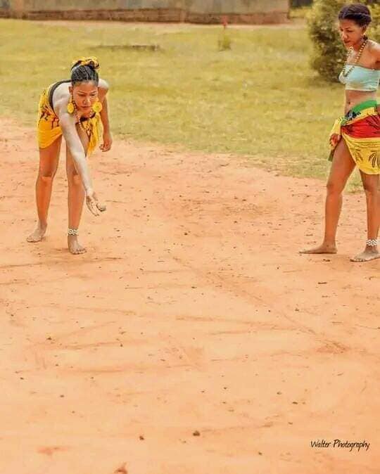 HonEjiofor's tweet photo. What is this game called in your tribe?
Oh! The old good days
when happiness is not far fetched.
much love Mama Africa
#VillageWriter https://t.co/NGyMWDulgv