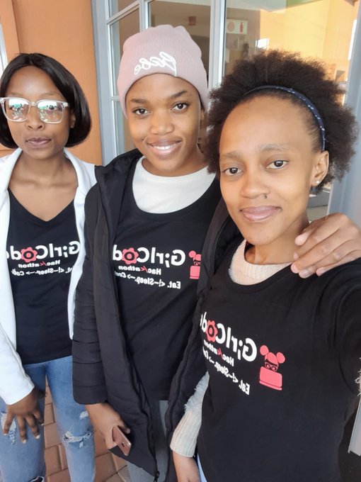 wethinkcode's tweet photo. Last but not least, we had Kagiso, Lehlohonolo &amp; Lettie in #Johannesburg representing us in an individual capacity across different teams! Well done to all the ladies that showed up and showed out🥳 #WomenThinkCode #WomensDay #WeThinkCode https://t.co/Mpf6JgHxVi