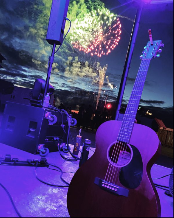 JDCurnow's tweet photo. Looking forward to playing at @LandsEnd for there “Magic in the Skies” tonight! #cornwall #magicintheskies #LandsEnd @cornwallwhatson https://t.co/jOABje1r5e