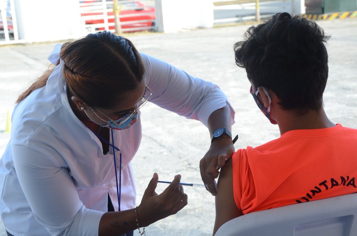 La aplicación de segundas dosis en adolescentes, de 12 a 17 años de edad en Quintana Roo continúa avanzando por lo que, al corte de las 13 horas de este 8 de agosto, suman un total de 101 mil 249 señaló la secretaria de Salud Alejandra Aguirre.

facebook.com/38287912874632…