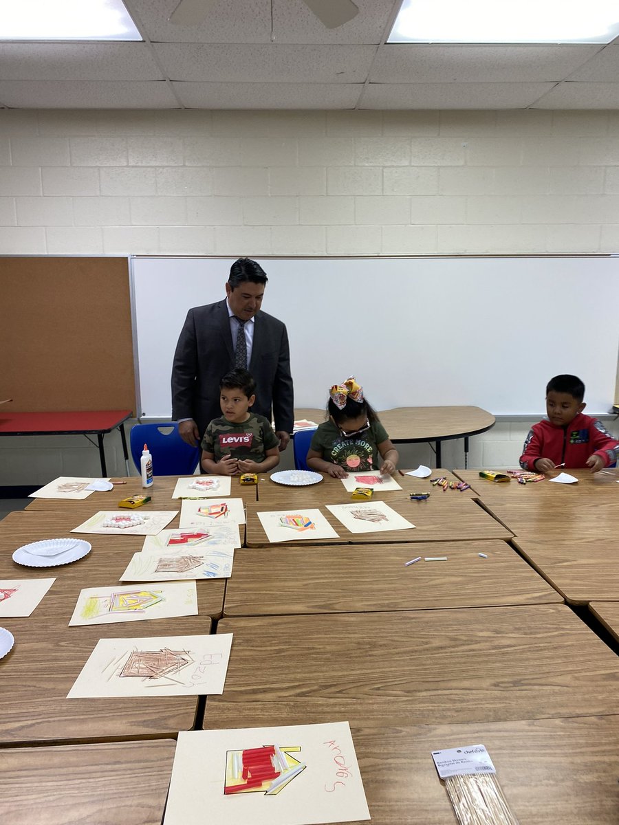 DalethJuarez's tweet photo. Enrichment Camps @PSJAGuerraElem Sustainable Goal #9 🦅💚 #LIFEisgoodatGuerra #WeloveGuerraLIFE #GuerraLIFE @PSJAISD https://t.co/jEwGSofoGi