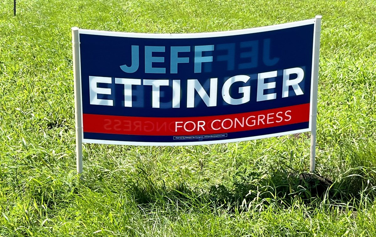 AnastasiaHFolpe's tweet photo. Signs ‘o the times…vote, y’all, 8-8 most places, tomorrow, August 9th.  With @SouthernMN4Jeff, @cathynathansb, @JustinMCook1, #jeanmarvin, and @KindraRamaker.  @RPS535 @MinnesotaDFL @DemcastMN @EducationMN @olmstedcounty #primaryelection #rochmn https://t.co/fy3UXghdNo