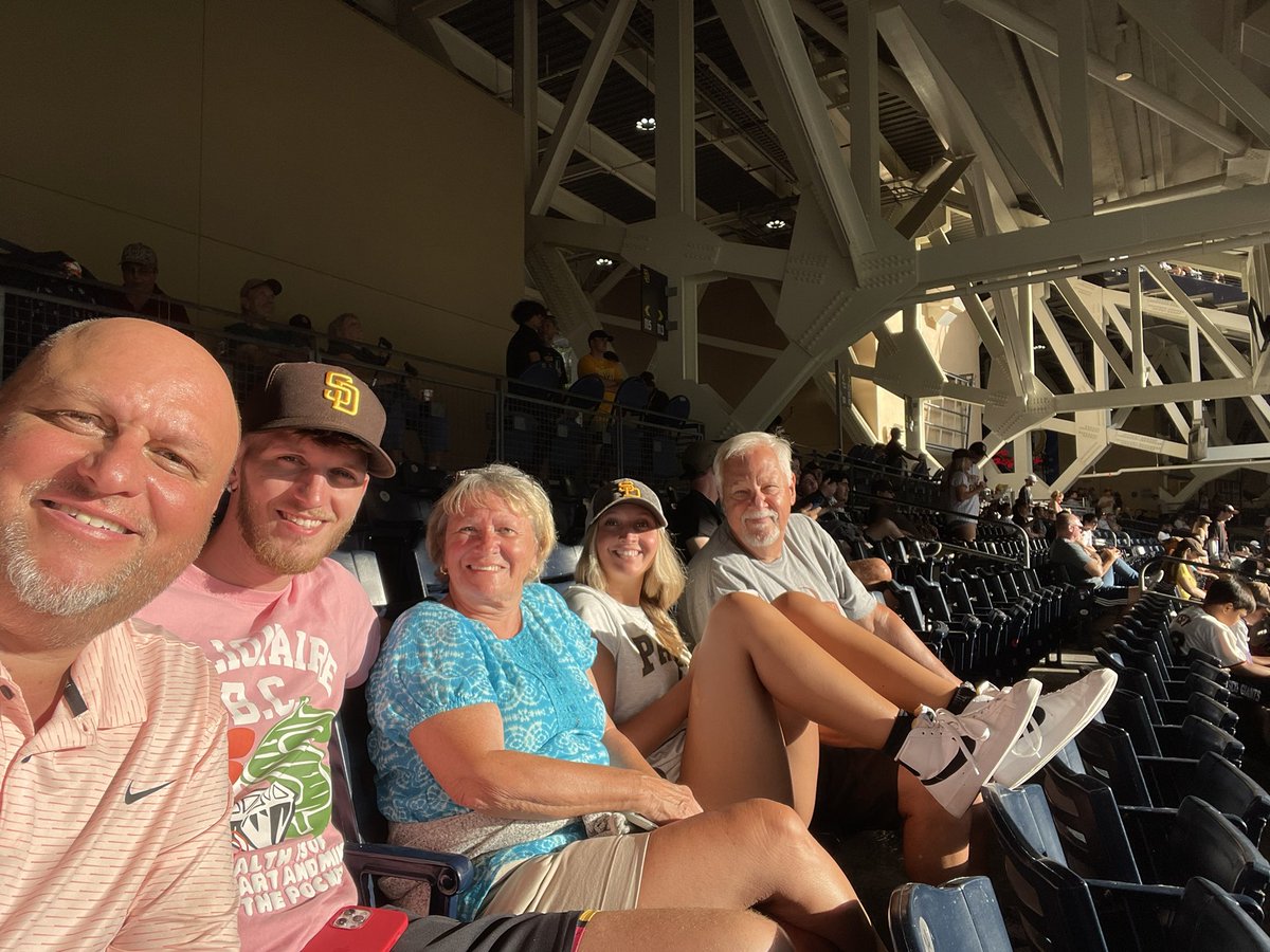 TravHy's tweet image. #timetoshine