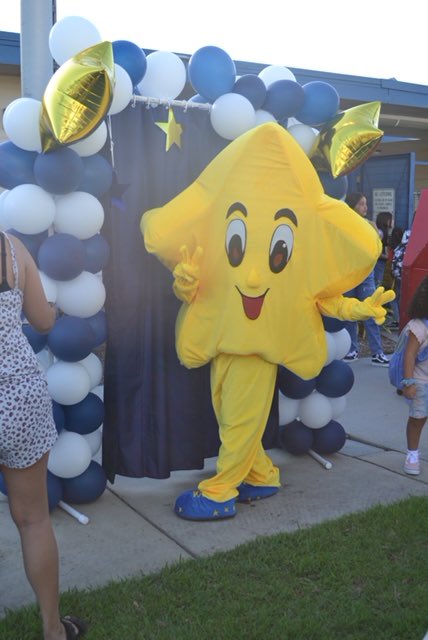 JoshRegerAP's tweet image. Great first day of school at Marshall!Kicked off the day with PBIS welcome back presentations!