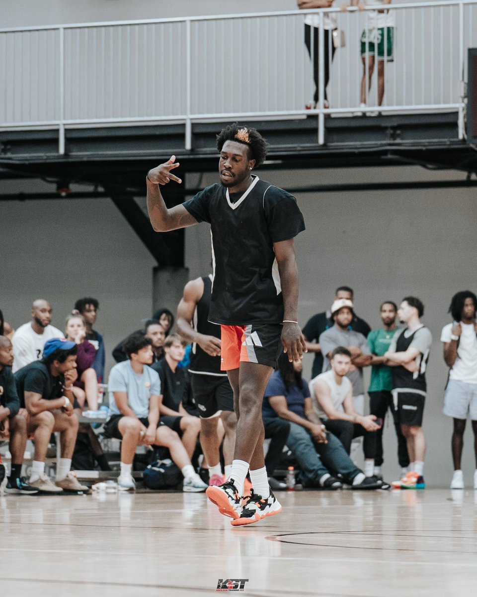 KSTLeague's tweet photo. hottest league in the state 🔥😮‍💨

#KSTLegaue | 📸: @Calebphotoz https://t.co/kosOcJPBa5