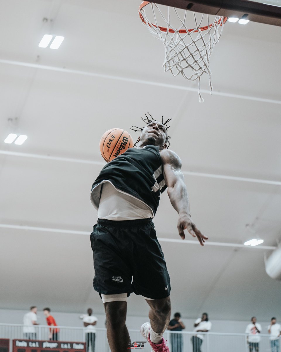 KSTLeague's tweet photo. hottest league in the state 🔥😮‍💨

#KSTLegaue | 📸: @Calebphotoz https://t.co/kosOcJPBa5