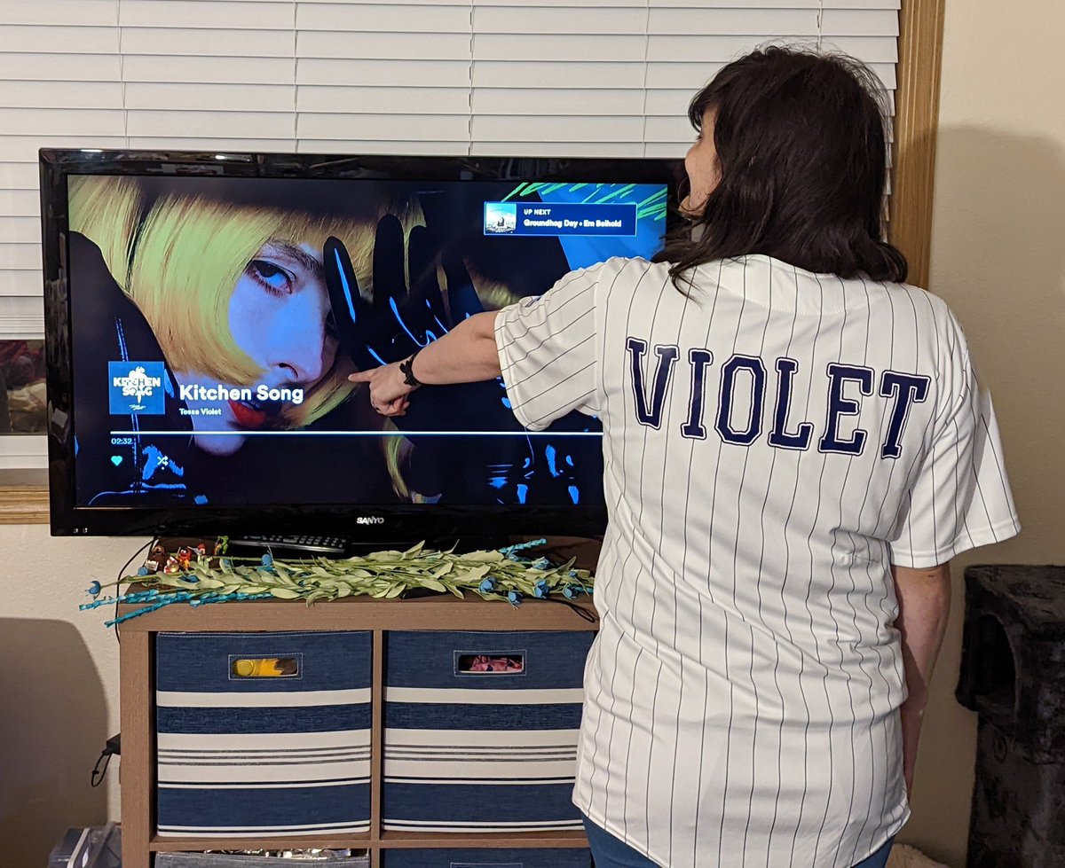 KITCHEN SONG ✨✨✨✨✨
 <a href="/TessaViolet/">Tessa Violet</a>