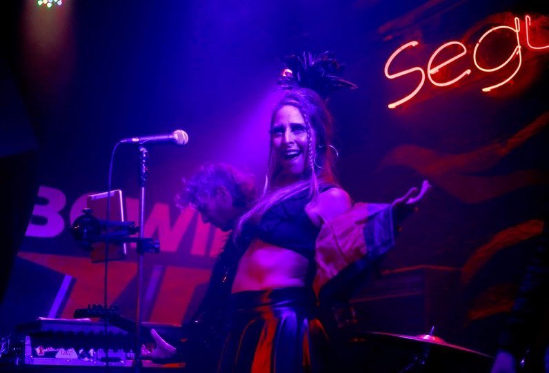 segundopisolive's tweet photo. El pasado Sábado se presentó ante un público súper prendido @desintegrados_the_cure junto a #lacura y @vampiredeejay en nuestro  evento de fans para fans de #thecure noche mágica y obscura en el corazón de #azcapotzalco en  #segundopisolive 

📸 @elvientosabe https://t.co/5Tjdybch4p