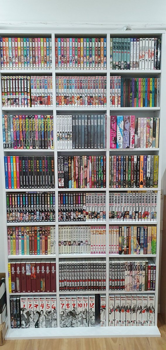 whambaam's tweet photo. I finally got a new shelf!!!!! https://t.co/5QWs8oCmGF