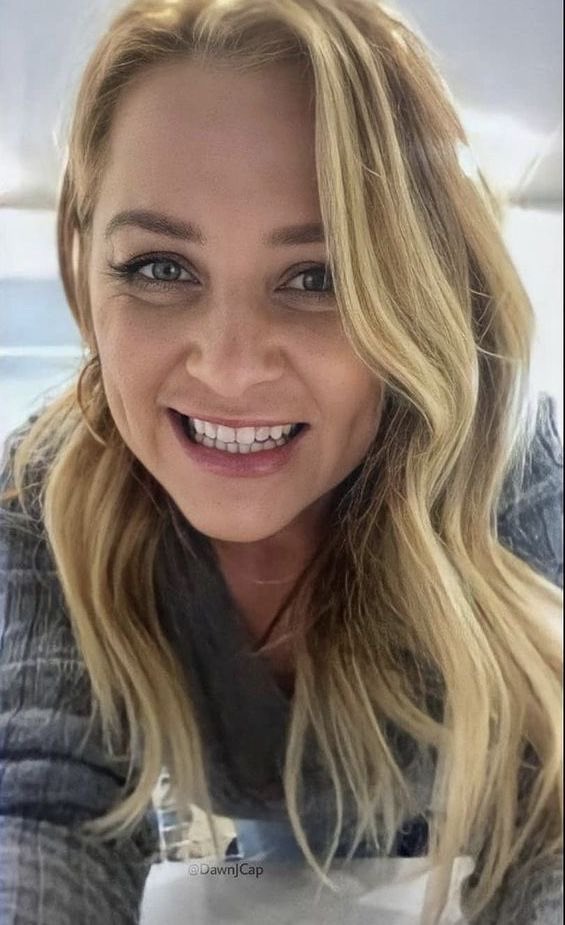 HAPPY BIRTHDAY TO JESSICA CAPSHAW, MY GAY AWAKENING. I LOVE YOU 