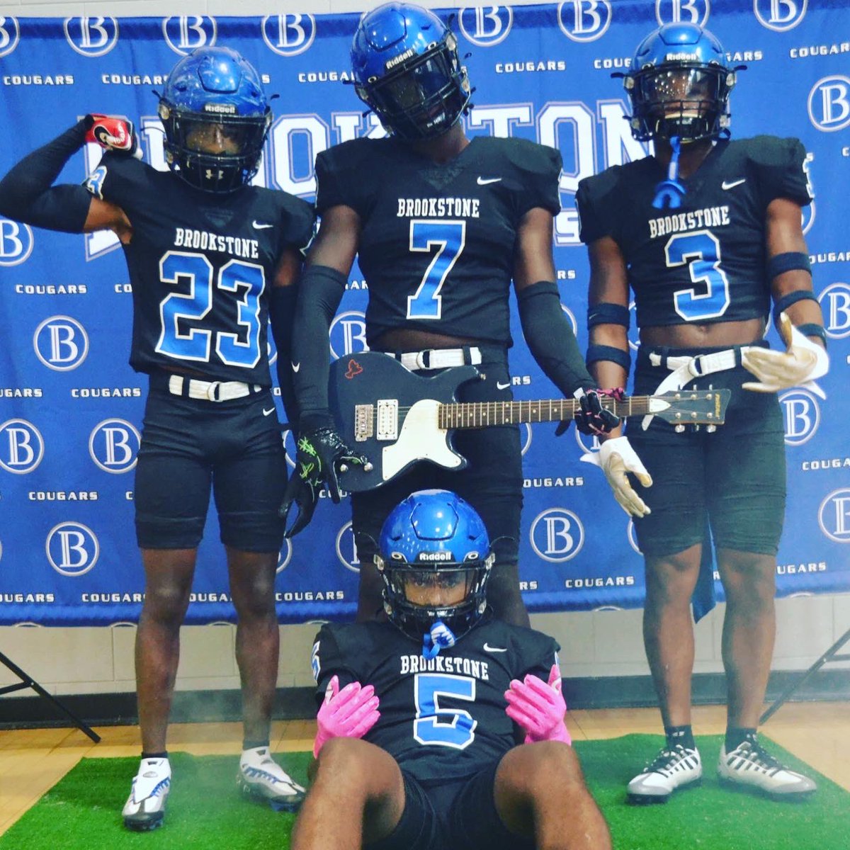 DimitriFlowers's tweet photo. Locked in โฆ ๐๐
#BHS #Brookstone #highschoolfootball #GAfootball #whosnext #DimitriFlowers #classof2023 #senioryear #studentathletes #teamwork #brotherhood #football #highschool #footballplayers #footballseason #footballplayer #GAsports #ghsa #godsplan #blessed #hbcu #focus https://t.co/lZ6S3KdV7Y