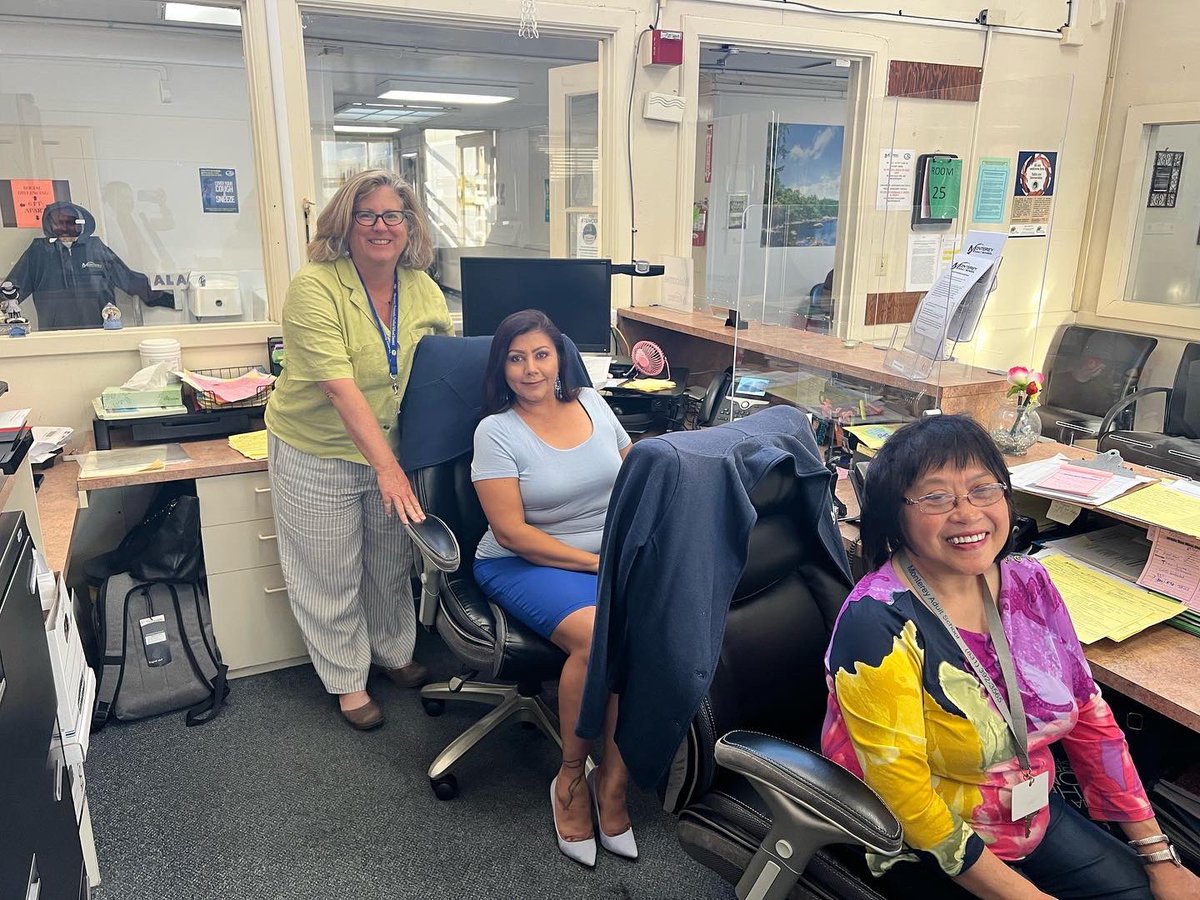 mpusdway's tweet photo. Adults are learners too. We stopped into Monterey Adult School’s first day of school this evening. Students were still registering for classes. Its not too late - sign up today. Free childcare offered.
#mpusd #mpusdway #firstdayofschool #powerfulteachingandlearning https://t.co/iSxQKnpdix